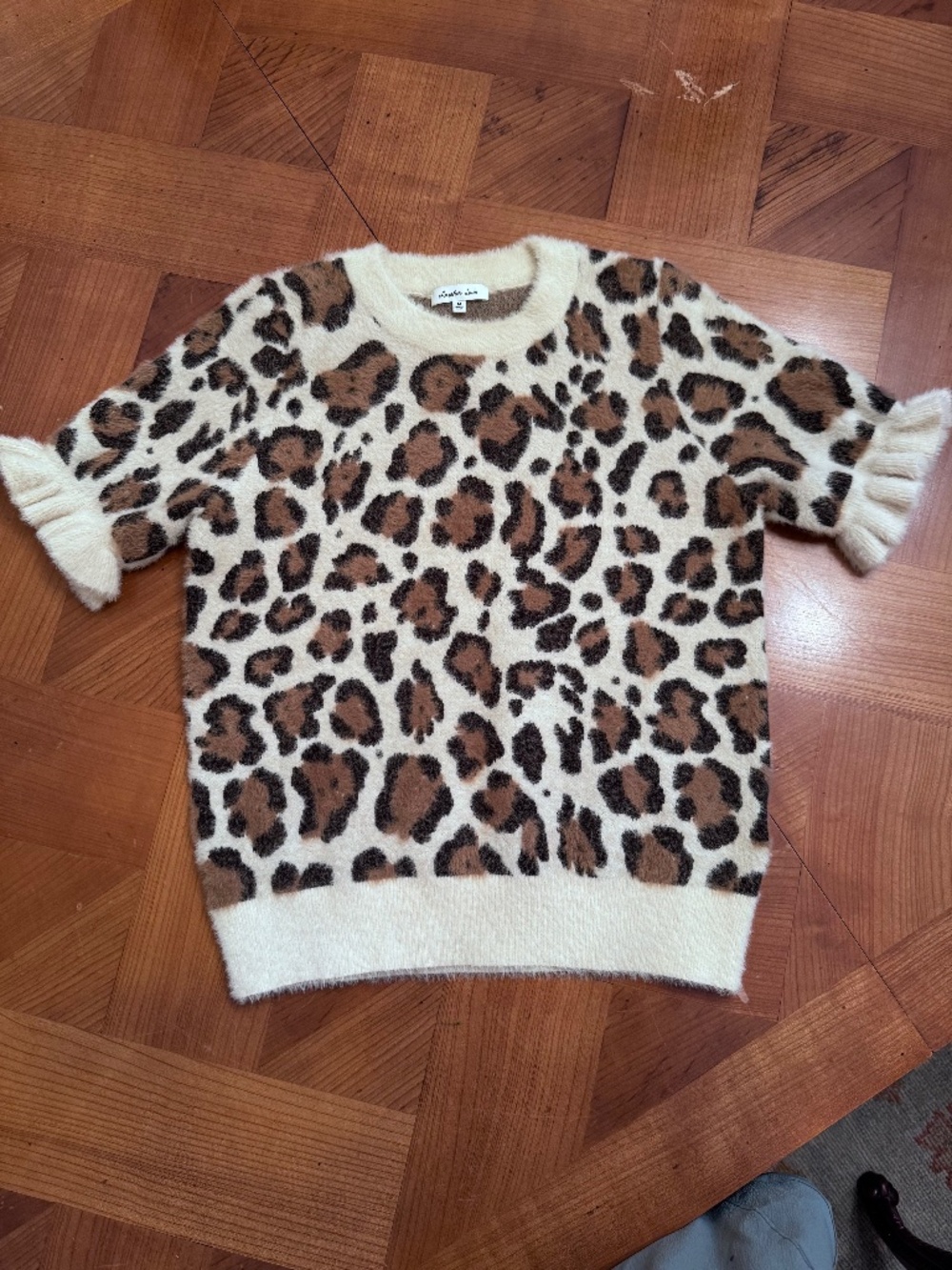 Another Love Women's Short Sleeve Leopard Print Sweater SZ M